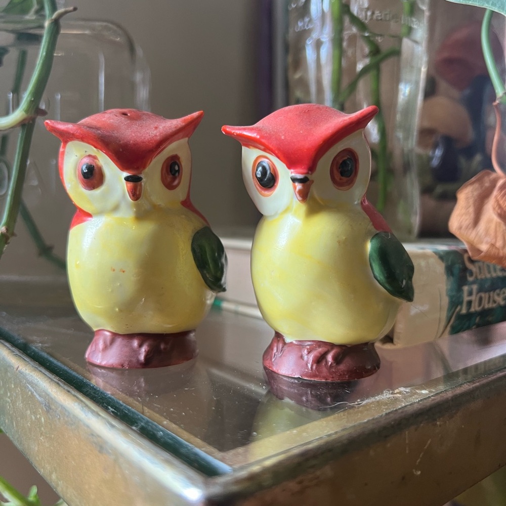 VINTAGE OWL SALT & PEPPER SHAKERS